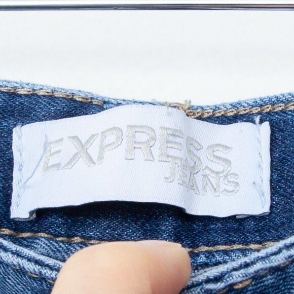 Express Jeans Distressed Denim Shorts‎ Size 2 - Picture 3 of 8